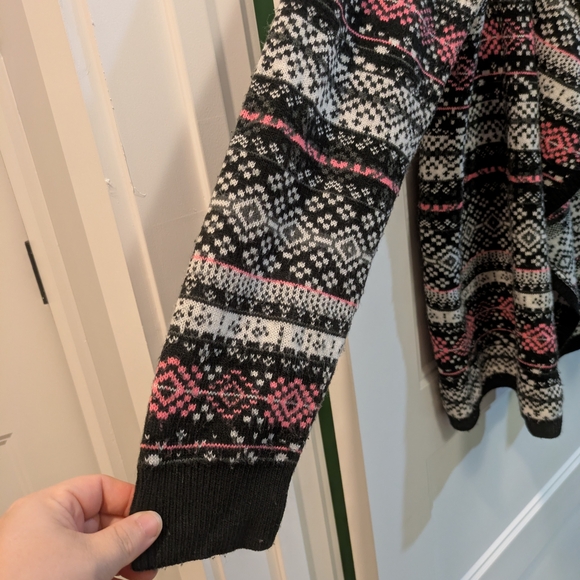 Torrid Black and Pink Patterned Cardigan - Picture 4 of 12